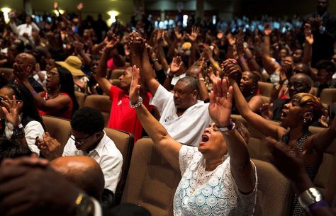 Hundreds of people gathered in the church to say goodbye to Michael Brown. (Richard Perry/The New York Times) Worship Backgrounds, Church Images, Church Backgrounds, Emotional Photos, Black Church, Michael Brown, Worship Service, African People