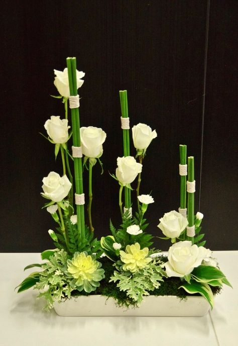 Parallel Design Flower Arrangements, Parallel Flower Arrangement, Church Flowers Arrangements, Fresh Flower Arrangements, Arreglos Ikebana, Contemporary Flower Arrangements, Modern Floral Arrangements, Floral Art Arrangements, Tropical Flower Arrangements