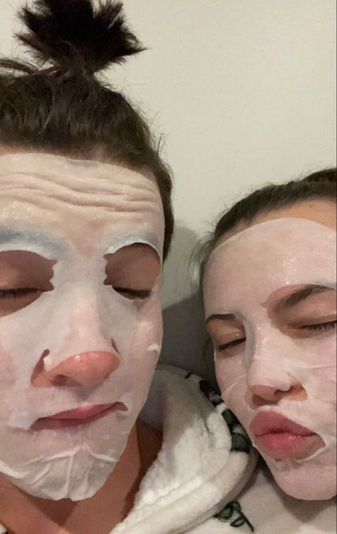 Sheet face mask self care couples love romance Couple Doing Mask, Cute Face Mask Pictures, Couples Doing Face Masks, Face Masks Couple Goals, Mask Couple Aesthetic, Couples With Face Masks, Face Mask Selfie, Face Mask Pictures, Mask Couple