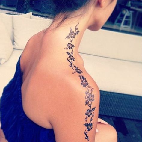 70 Amazing Shoulder Tattoos For Women - EcstasyCoffee Tatoo 3d, Girl Shoulder Tattoos, Lace Tattoo Design, Cool Shoulder Tattoos, Tattoo Trend, Lace Tattoo, Shoulder Tattoos For Women, Maori Tattoo, Tattoo Trends