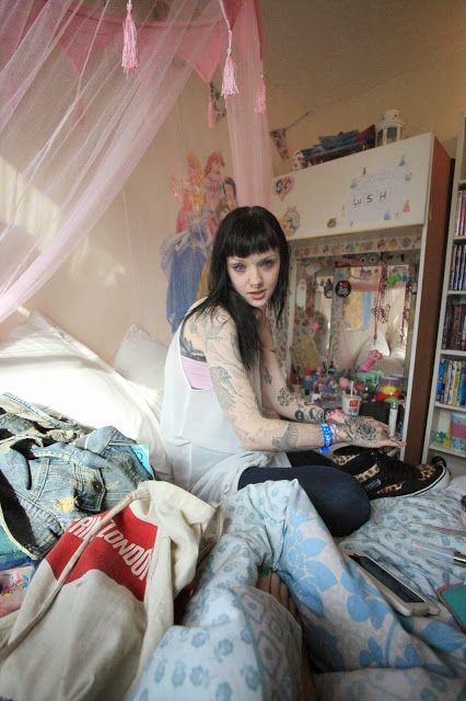 Grace Neutral Tattoo, Neutral Tattoo, Grace Neutral, Realistic Fashion, Model Tattoo, Curly Hair Beauty, Oddly Specific, Tattoo Business, Beautiful Tattoo