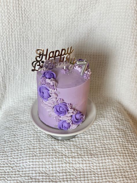 6 inch floral cake 6inch Cake Design, 6 Inch Cake Design, Round Birthday Cakes, Floral Cake, All Things Purple, Round Cakes, Birthday Cakes, Birthday Cake, Cake