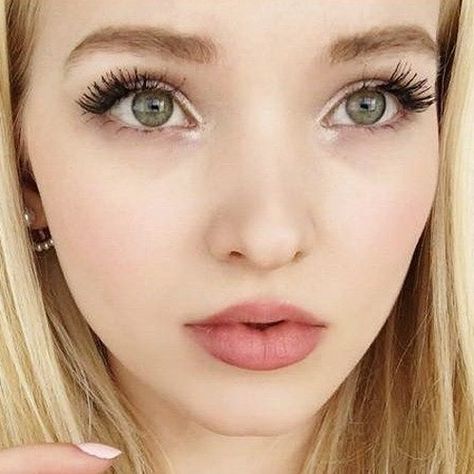 dove-cameron-makeup-12 #eyes #beutifuleyes #followme Dove Cameron Makeup, Makeup 2016, Dove Cameron Style, Liv And Maddie, School Makeup, How To Apply Lipstick, Lip Fillers, Dove Cameron, Lip Art