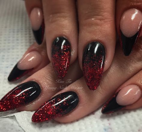 Black and red Red Wedding Nails, Red Sparkly Nails, Red And Black Nails, Red Tip Nails, Red Black Nails, Black Ombre Nails, Red Ombre Nails, Red Nails Glitter, Black Nails With Glitter