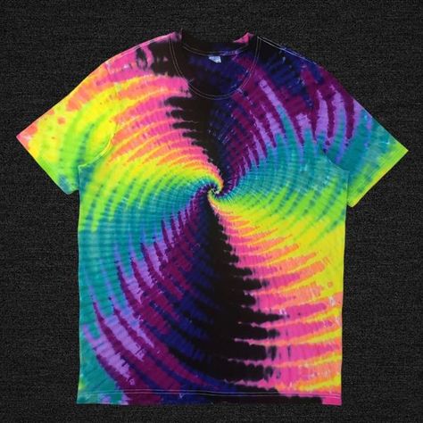 Tie Dye Art, Tie Dye Patterns Diy, Dye Art, Dye Patterns, Tie Dye Patterns, Color Combo, Color Combos, New Color, Bleach