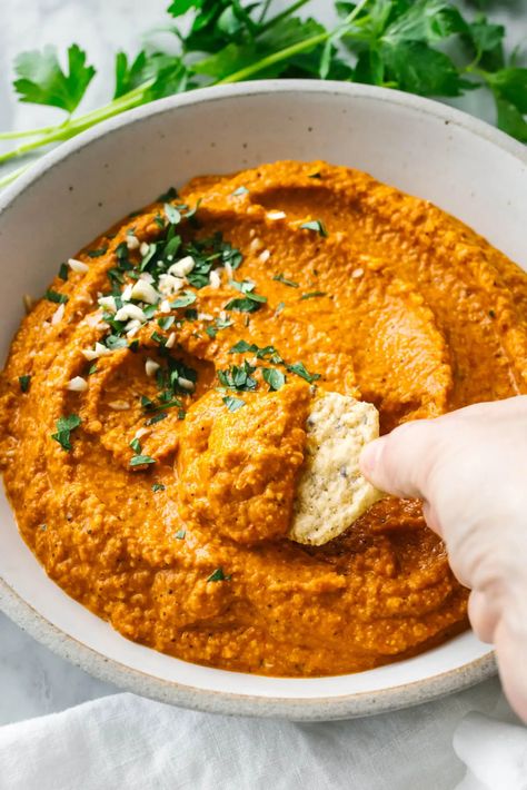 This romesco sauce recipe is creamy, smoky, and perfect for adding tons of flavor to chicken and fish dishes. But also as a delicious dip recipe for a healthy snack or appetizer! Spanish Sauce, Muhammara Recipe, Winter Appetizers, Healthy Dip Recipes, Roasted Beet Hummus, Roasted Red Pepper Dip, Hummus Recipe Homemade, Romesco Sauce Recipe, Delicious Dips Recipes