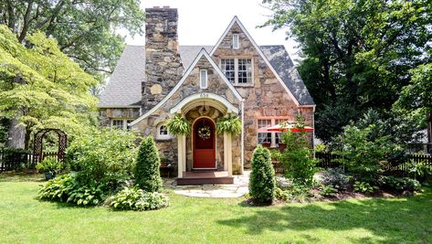 Herb Garden Fence, Small Tudor Style Homes, Stone Cottage Exterior, Stone Cottage House Plans, Cottage Home Exterior, Stone Cottage Homes, Small Stone Cottage, Herbs For Hair Growth, Brick Cottage