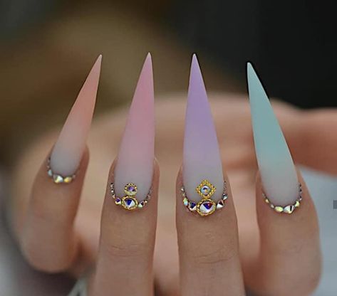 Summer Stiletto Nails, Nails Sparkle, Pointy Nails, Stiletto Nail Art, Drip Nails, Edgy Nails, Stiletto Nails Designs, Best Nail Art Designs, Instagram Nails