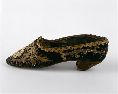 Dance slippers | Turkish | The Met 1880s  Culture:Turkish  Medium:silk, leather, metal, vellum Century Shoes, Historical Shoes, Embroidered Slippers, Victorian Accessories, Victorian Shoes, 1880s Fashion, Century Clothing, Retro Mode, Historical Costume