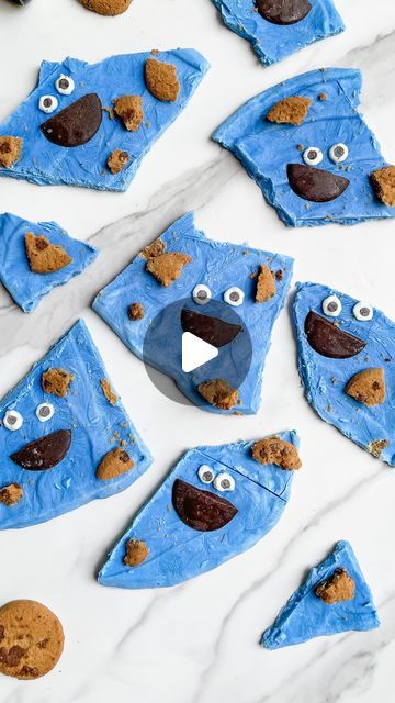 Stephanie Niemis on Instagram: "This Cookie Monster Yogurt Bark is so much fun, full of protein, and colored naturally!

⭐️ Follow for more simple, fun, healthier recipes ⭐️

To make this yogurt bark you just need your favorite yogurt (I used greek yogurt + honey), blue spirulina, dark chocolate and cookies.

🍪 Cookie Monster Yogurt Bark 🍪
(makes 6-8 servings)
Ingredients:
- 2 cups yogurt (I used @stonyfield greek yogurt mixed with raw honey)
- 12 mini chocolate chips (I used @enjoylifefoods )
- 3 dark chocolate disks (I used @ifiprovisions - discount code HEALTHYHOLME)
- 1 tsp blue spirulina (I used @elliesbest - discount code HAPPYHOLME)
- 3 cookies (I used @simplemills)
Directions:
1. Make 12 eyes by adding a mini dark chocolate chip to the middle of a dot of yogurt placed on a baking Greek Yogurt Honey, 3 Cookies, Yogurt Honey, Paleo Banana Bread, Mini Dark, Yogurt Bark, Blue Spirulina, Healthier Recipes, Yogurt Cups