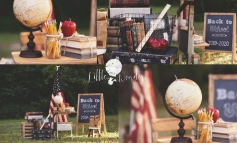 Preschool Photography, Kindergarten Photos, September School, Old School Desks, Back To School Pictures, Outdoor Backdrops, Mini Photo Sessions, School Portraits, Photography Themes