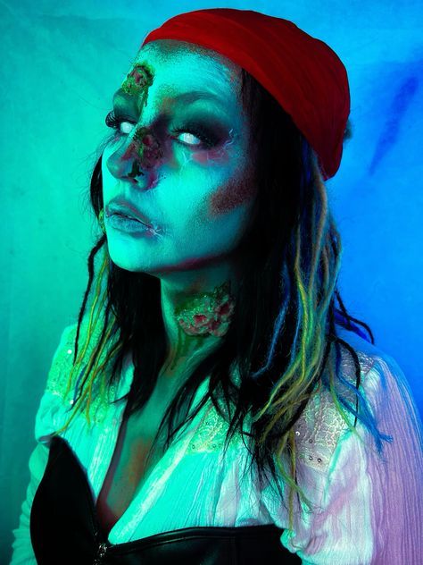 Undead Pirate Makeup, Drowned Pirate Makeup, Drowned Pirate Costume, Scary Pirate Makeup, Drowned Makeup, Pirate Makeup, Creepy Makeup, Play Makeup, Pirate Queen