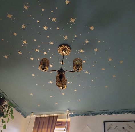 Stars On Ceiling, Bedroom Lighting Ideas Hanging, Bedroom Lighting Ideas, Sky Nursery, Star Bedroom, Sky Ceiling, Star Ceiling, Viborg, Nursery Room Inspiration