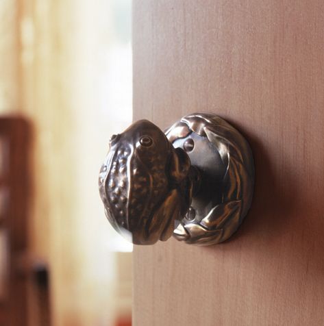 Doorknob Aesthetic, Vintage Bedroom Door Knobs, Frog Doorknob, Animal Door Knobs, Woodland Door Knobs, Goth Door Knobs, Estilo Kitsch, Vintage Door Knobs, Custom Door