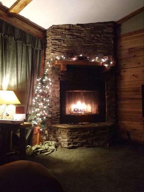 Luxury Cabins, Luxury Cabin, Rustic Cabin Decor, Lake Forest, Custom Home Designs, Log Homes, Log Cabin, Christmas Photos, Rustic House