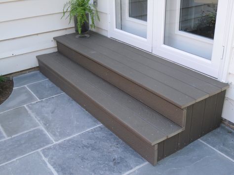 Composite steps Patio Stairs, Small Patio Design, Small Outdoor Patios, Cement Patio, Patio Steps, Bluestone Patio, Wood Steps, Outdoor Steps, Outdoor Stairs