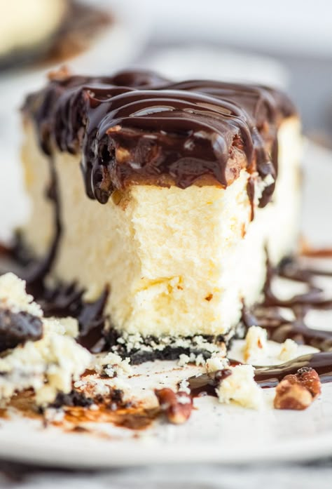 Cheesecake Recipes With Chocolate Ganache, Cheesecake With Cake Layer, Chocolate Turtle Cheesecake, Ultimate Turtle Cheesecake Recipe, Ny Cheesecake Recipe, Turtle Cheesecake Recipe, Chocolate Ganache Cheesecake, Specialty Desserts, Turtle Cheesecake Recipes