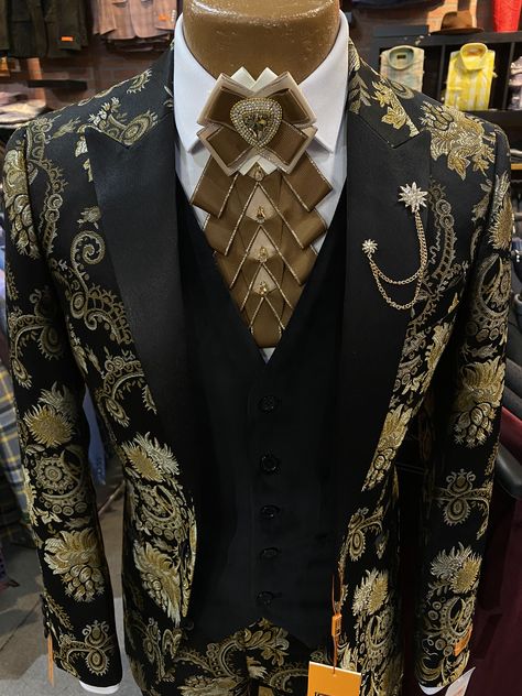 Prince Prom Suit, Extravagant Suits, Masquerade Outfit Men, Casual Wedding Suit, Husband Fashion, Masquerade Outfit, Gucci Outfit, Formal Attire For Men, High Fashion Men