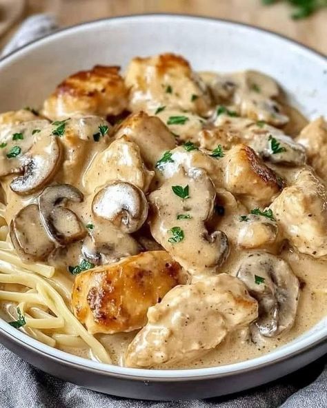 Valerie Bertinelli Home Cooking | Creamy Chicken Stroganoff with Mushrooms | Facebook Easy Chicken Stroganoff Recipe, Creamy Chicken Stroganoff, Chicken Mushroom Pasta, Mushroom Cream Sauce, Chicken And Mushroom, Chicken Stroganoff, Mushroom Cream Sauces, Mushroom Stroganoff, Stroganoff Recipe