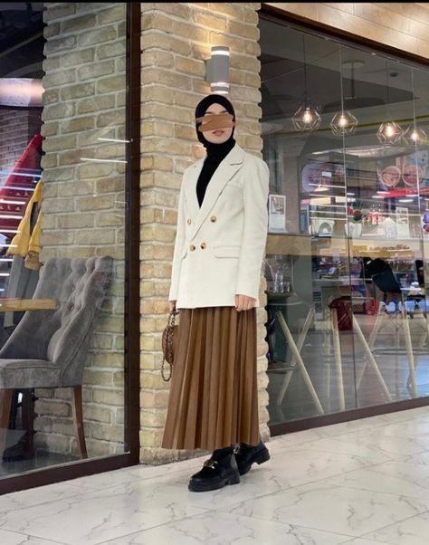 #skirt#etek#modakombin#hijab Skirt Combinations, Blazer And Skirt Outfits, Hijab Office, Hijab Hipster, Conservative Fashion, Leather Jacket Dress, Muslim Outfits Casual, Hijab Style Casual, Fashion Top Outfits