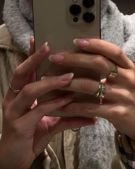 Emma Chamberlain Nails, Nail Inspo Winter, Em Nails, Yellow French, Girly Acrylic Nails, Classy Acrylic Nails, Vanilla Girl, Emma Chamberlain, Nail Tattoo