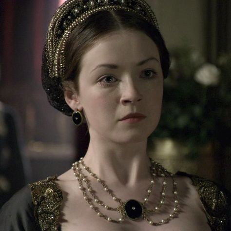 Sarah Bolger as Mary I Mary Tudor Sarah Bolger, Mary Tudor, Sarah Bolger, Mary 1, Wives Of Henry Viii, The Tudors, King Henry Viii, Mary I, Elizabeth I