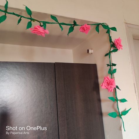 Paper Flower Hanging, Crepe Paper Leaves, Paper Vines, Leaves Wall Decor, Paper Flowers Wall, Crepe Paper Flower, Ganapati Decoration, Decoration For Ganpati, Flower Hanging