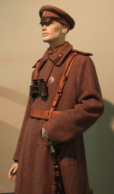 Imperial Russian Army. WW1. Original Uniform. Officer. Winter. Winter Military Uniform, Ww1 Russian Uniform, Soviet Clothing, Ww1 Uniforms, Vintage Military Uniforms, Soviet Fashion, Imperial Officer, Ww1 German, Ww2 Uniforms