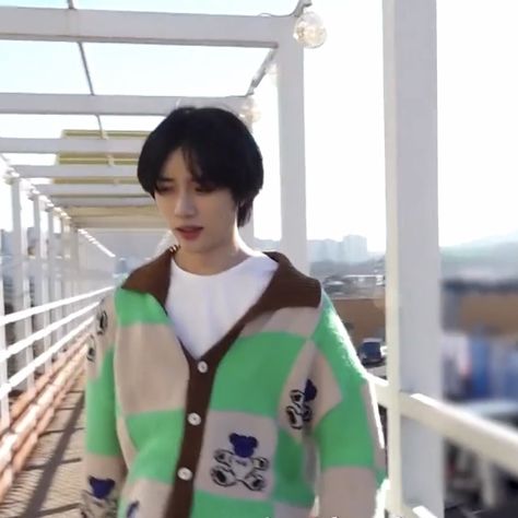 Beomgyu Quiet Photos, Beomgyu Bear Cardigan, Beomgyu Cardigan, Beomgyu Sweater, Green Bear, Choi Beomgyu, Choi Yeonjun, Childhood Photos, Green Sweater