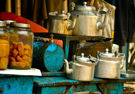 Tea Stall, Culture And Society, India Street, Indian Tea, Food Cart Design, Love Tea, Stall Designs, Figure Sketching, Tea Break