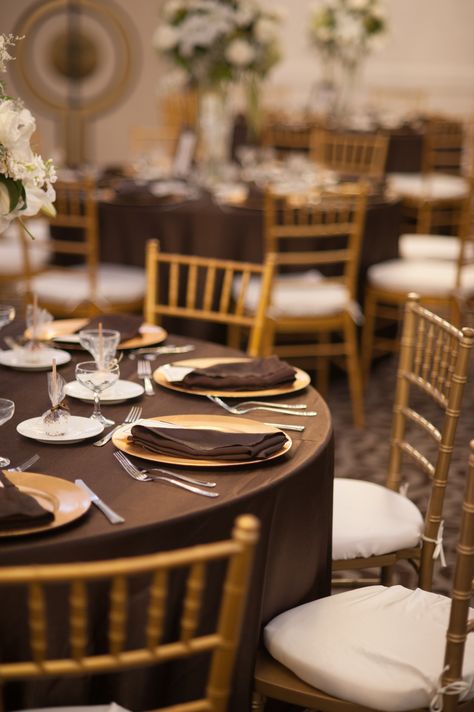 Brown Aesthetic Party Decor, Brown White And Gold Party Decor, Chocolate Theme Wedding, Brown Cream And Gold Party Decor, Brown Table Wedding Decor, Bronze And Gold Wedding, Brown Table Cloth Decor, Brown Theme Party Table Decor, Gold And Bronze Wedding Theme