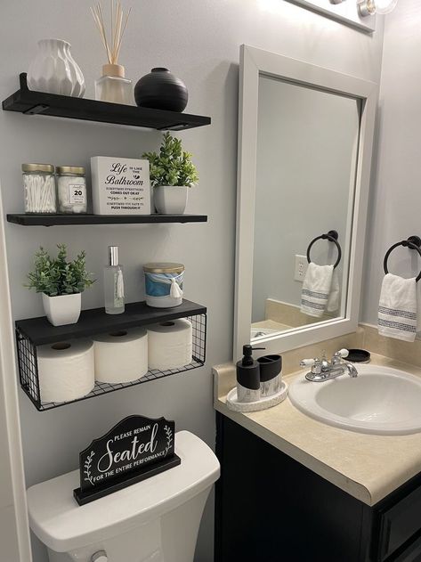 Apartment Restroom Ideas, Aesthetic Restroom Ideas, Bathroom Design For Men, Black Bathroom Remodel Ideas, Bathroom Shelf Idea, Aesthetic Black And White Bedroom, Apartment Decorating On A Budget Bathroom, Cute Guest Bathroom Ideas, Tiny Apartment Ideas Decor