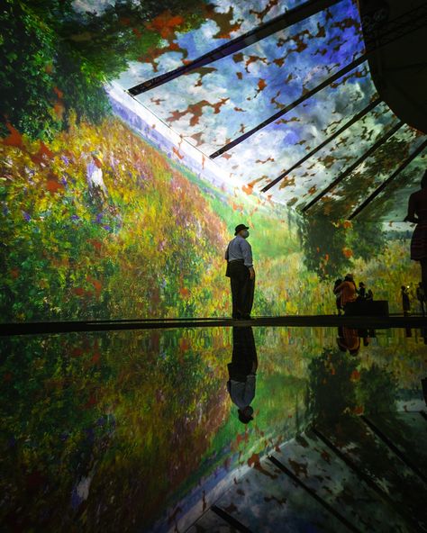 Monet Immersive Exhibition, Exebition Ideas, Immersive Museum, Media Art Exhibition, Immersive Projection, Wedding Bg, Art Gallery Aesthetic, Immersive Exhibition, Monet Exhibition