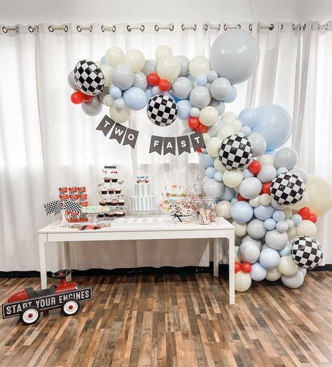 First Birthday Balloons, 2nd Birthday Party For Boys, Car Birthday Theme, Race Car Birthday Party, Cars Theme Birthday Party, Balloon Installation, Second Birthday Ideas, Race Car Birthday, Birthday Party Theme Decorations