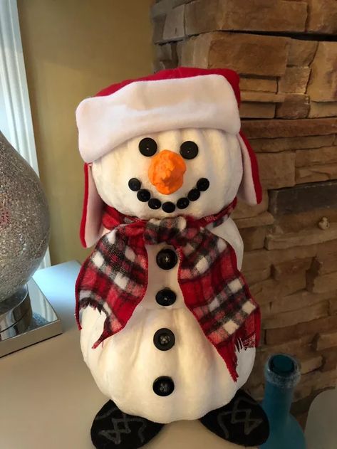 30 Different Ways to DIY an Adorable Snowman This Winter | Hometalk Oversized Ornaments, Faux Christmas Trees, Make A Snowman, Foam Pumpkins, Home Decor On A Budget, Decor On A Budget, Build A Snowman, Diy Pumpkin, Halloween Items