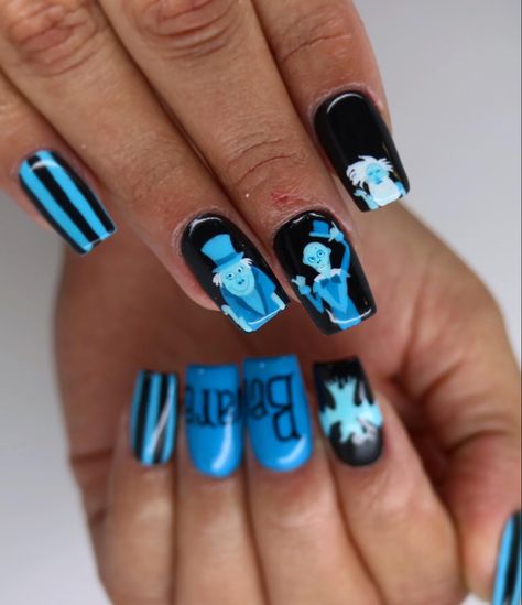 Loungefly hitchhiking ghosts nail art Haunted Mansion Nails Disney, Haunted Mansion Nails, Geeky Nails, Movie Nails, Disney Halloween Nails, Ghost Nails, Sns Nails Colors, Disney Nail, Hitchhiking Ghosts