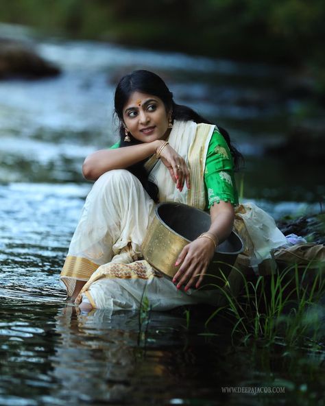 ..ironic that it is clear water that gives the perfect texture for pics!! 🔻 Mus Onam Celebration, Kerala Saree, India Photography, Dream Photography, Wedding Couple Poses Photography, Indian Photoshoot, Saree Photoshoot, Wedding Couple Poses, Love Couple Photo