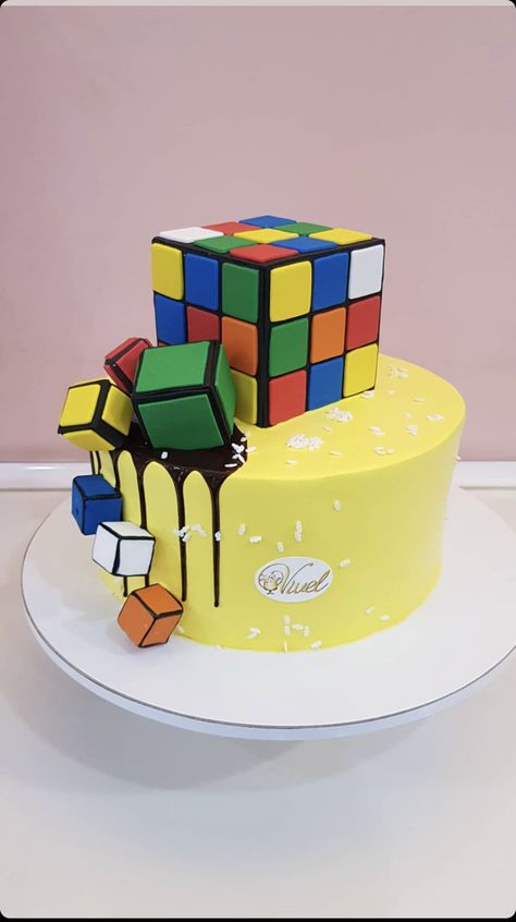 Rubric Cube Cake, Rubix Cube Birthday Cake, Runic Cube Cake, Rubix Cube Cake Ideas, Rubik's Cube Cake, 11 Birthday Cake Boy, Rubix Cube Party, Cube Cake Design, Rubik Cake