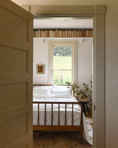 Greg and Liz Dutton Restore an Old Cottage Next to His Parents' Farm Guest Bedroom Cottage, Vintage Cabin Bedroom, Old House Bedroom, Wabi House, Farmer House, Small Cottage Interiors, Cozy Guest Room, Minimalist Cottage, Old Houses Renovation