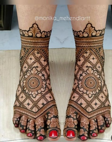 Leg Mehandi Designs For Bride, Ankle Mehndi Designs, Design Mahendi, Desi Mehndi, Feet Mehendi, Leg Mehendi Design, Feet Henna, Hena Designs, Feet Mehndi