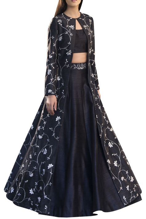 Buy Blue Raw Silk Printed And Embroidered Long Jacket With Blouse & Lehenga For Women by Sana Barreja Online at Aza Fashions. Simple Choli, Banarasi Skirt, Saree Bridesmaid, Skirt Indian, Green Cape, Long Skirt And Top, Classy Skirts, Lehenga Online, Wedding Indian