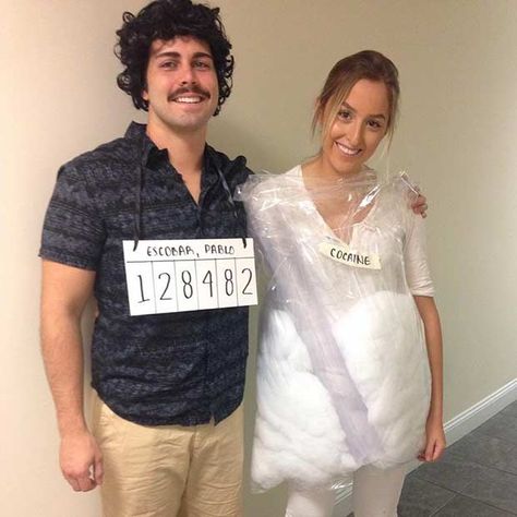 Pablo Escobar Halloween Costume, Pablo Escobar Costume, Couples Costumes Diy, Fun Couples Costumes, Costume Halloween Homme, Diy Halloween Costumes For Couples, Costume Ideas Men, Couples Costumes For Halloween, Meme Costume