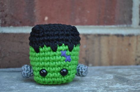 Free Mini Frankenstein Crochet Pattern Crochet Frankenstein Pattern Free, Frankenstein Crochet, Crochet Frankenstein, Free Crochet Halloween, Crochet Halloween Patterns, Crochet Halloween Patterns Free, Head Crochet, Coaster Crochet, Monster Pattern