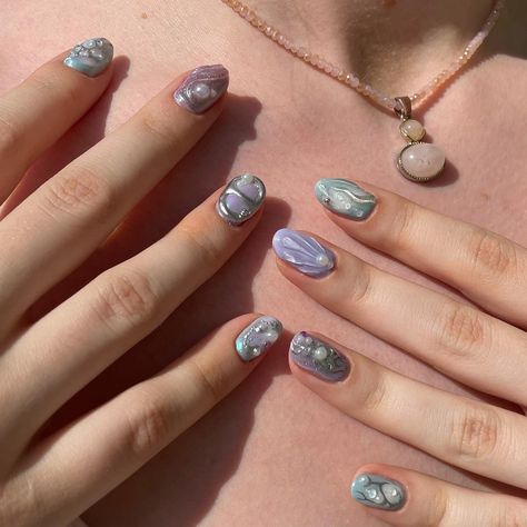 Mermaid Short Nails, Short Nail Aesthetic Designs, Mermaid Nails Short, Sea Witch Nails, Short Mermaid Nails, Mermaid Gel Nails, Mermaid Nails Aesthetic, Sea Nails Designs, Underwater Nails