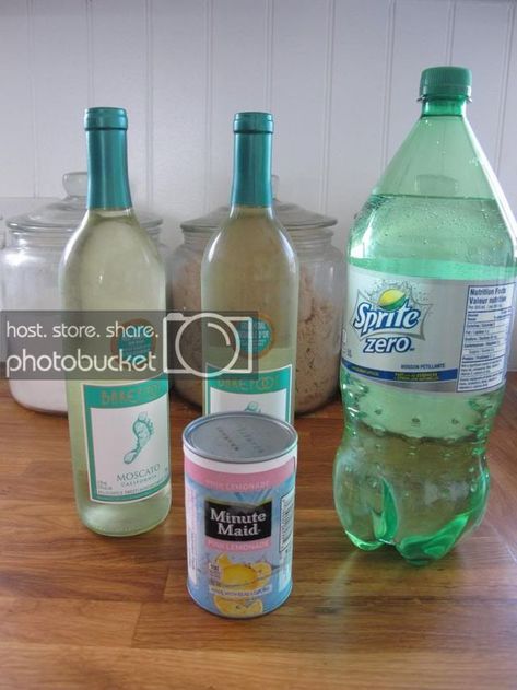 Sarasota Lemonade | Running In An Apron | Bloglovin’ Sarasota Lemonade, Thanksgiving Games For Adults, Adult Beverages Recipes, Booze Drink, Candy Cocktails, Beach Meals, Drink Drank Drunk, Boozy Drinks, Mixed Drinks Recipes