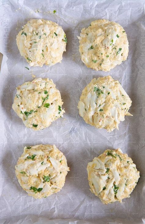 The Best Crab Cakes Recipe - The Suburban Soapbox Crab Cakes In Oven, Crab Cakes In Air Fryer, Crab Cakes Sauce, Crab Cakes With Canned Crab, Cake Sandwich Recipe, Best Crab Cakes Recipe, Crab Cakes Recipe Best, Appetizers Appetizers, Best Crab Cakes