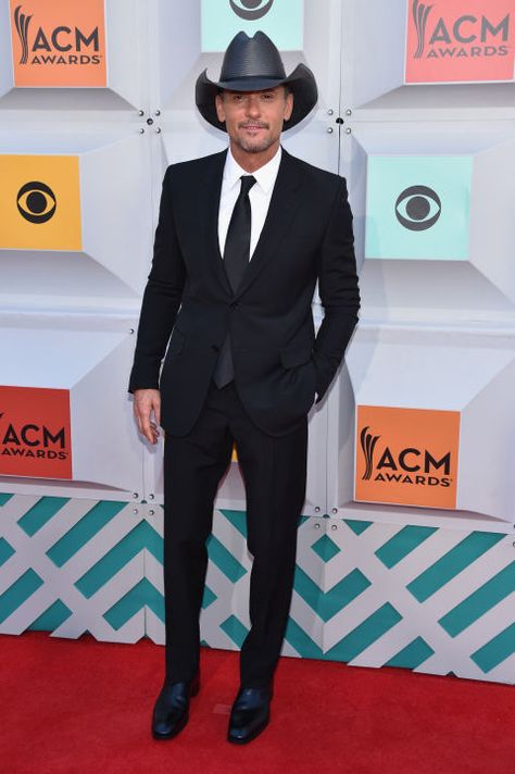 The Best Celebrity Style at the 2016 ACM Awards - 2016 Academy of Country Music Awards Red Carpet Photos Tim And Faith, Tim Mcgraw Faith Hill, Boots Outfit Men, Country Music Awards, Cowboy Outfits, Celebrity Style Red Carpet, Country Music Stars, Tim Mcgraw, Celebrity Red Carpet