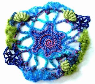 A Scrumble a Week: week 18 Crochet Scrumble, Free Style Crochet, Crochet Block Stitch, Crochet Chair, Crochet Paisley, Slip Stitch Knitting, Creation Art, Boucle Yarn, Form Crochet