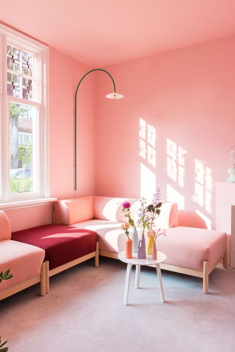 In the Zilverblauw Founders' Netherlands Home, No Color Is Off-Limits | Architectural Digest Pink Living Room, Color Crush, Pink Interior, Pink Room, Beautiful Living Rooms, New Living Room, Decoration Design, 인테리어 디자인, Girl Room