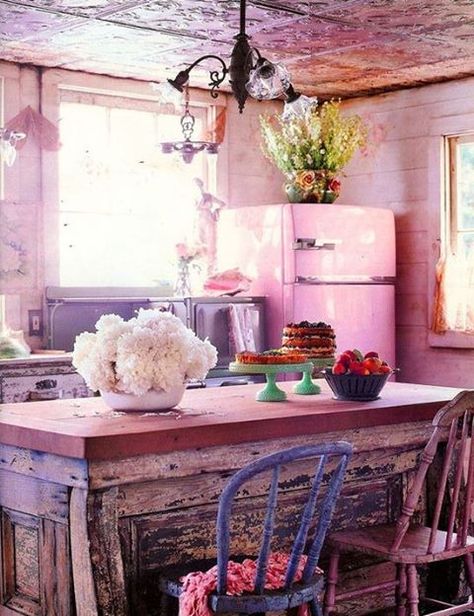 20 Amazing Bohemian Chic Interiors | Daily source for inspiration and fresh ideas on Architecture, Art and Design Pink Fridge, Dapur Rustic, Cocina Shabby Chic, Industri Modern, Shabby Chic Decorating, Old Fashioned Kitchen, Deco Boheme Chic, Vibeke Design, Retro Fridge